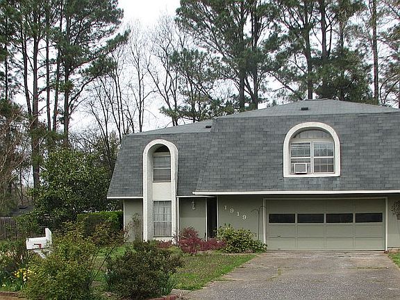 2nd image of 1919 Burlingame Dr SE