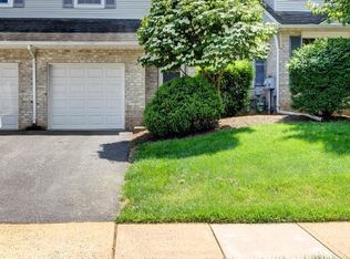72 Hawthorn Dr, Edison, NJ 08820
