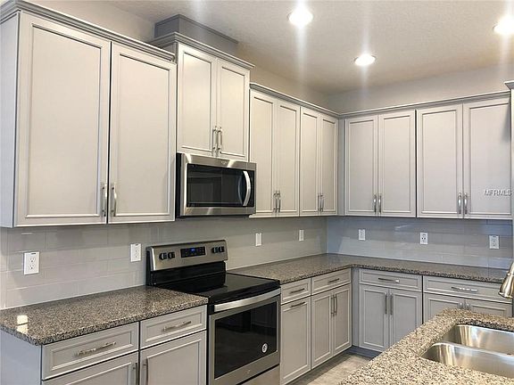 3rd image of 8060 Glenlloyd Ave