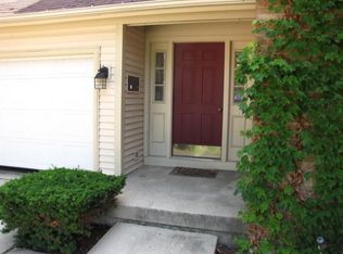 496 Village Green Rd UNIT B, Naperville, IL 60540