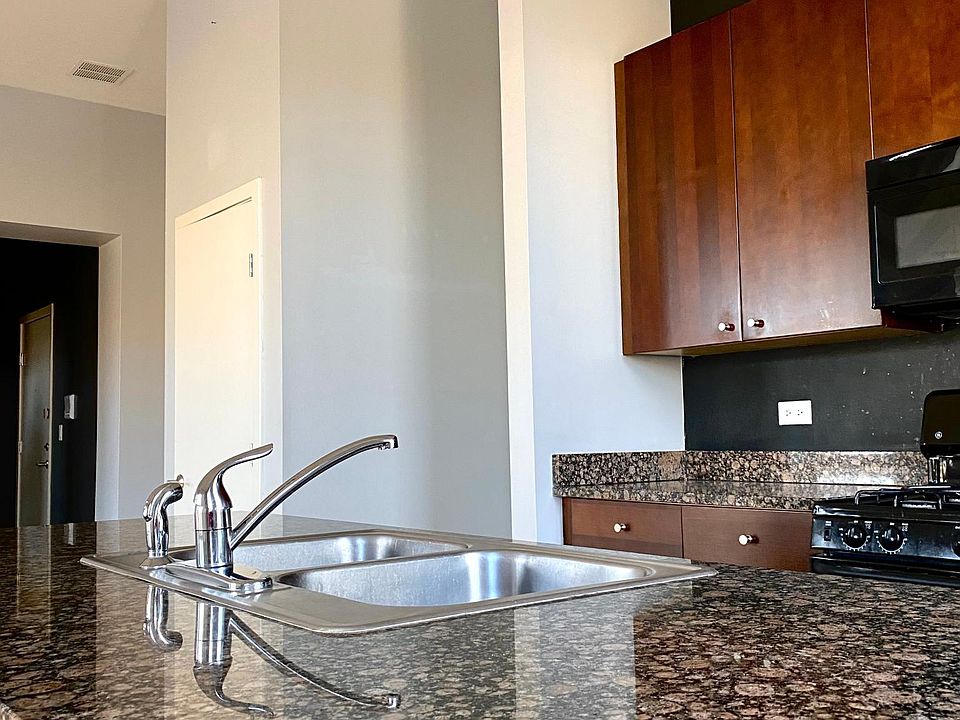 1st image of 2402 W North Ave #59gcffs0x