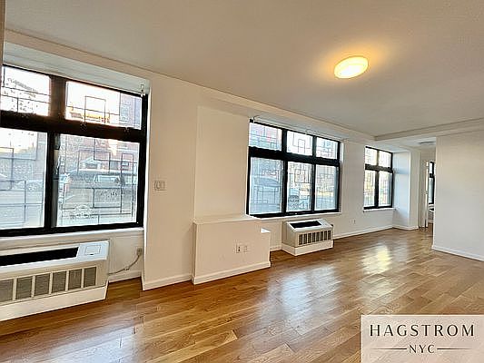 2nd image of 586 Bushwick Ave #122