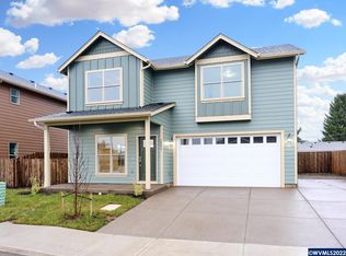 1051 Kennedy St, Woodburn, OR