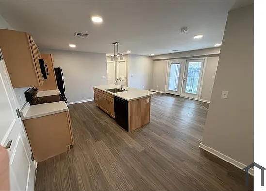 737 W 71st St — Photo 1