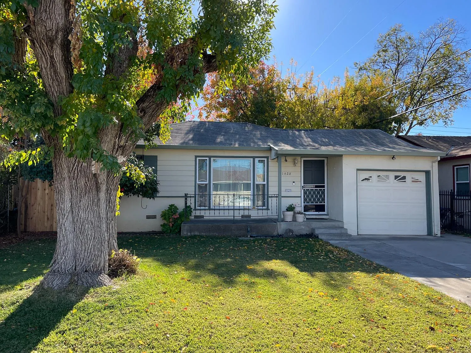 1428 Stoddard St photo 1