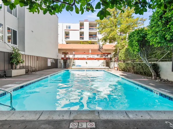 288 Whitmore St APT 310B, Oakland, CA 94611