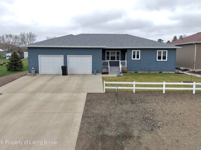 60 29th Ave SW, Dickinson, ND, 58601