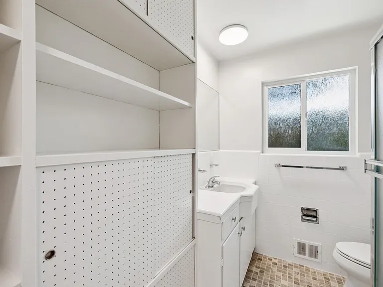 815 Roble Ave — Photo 8