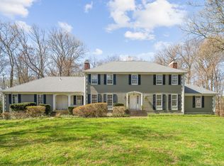 64 Pequot Ln, New Canaan, CT 06840