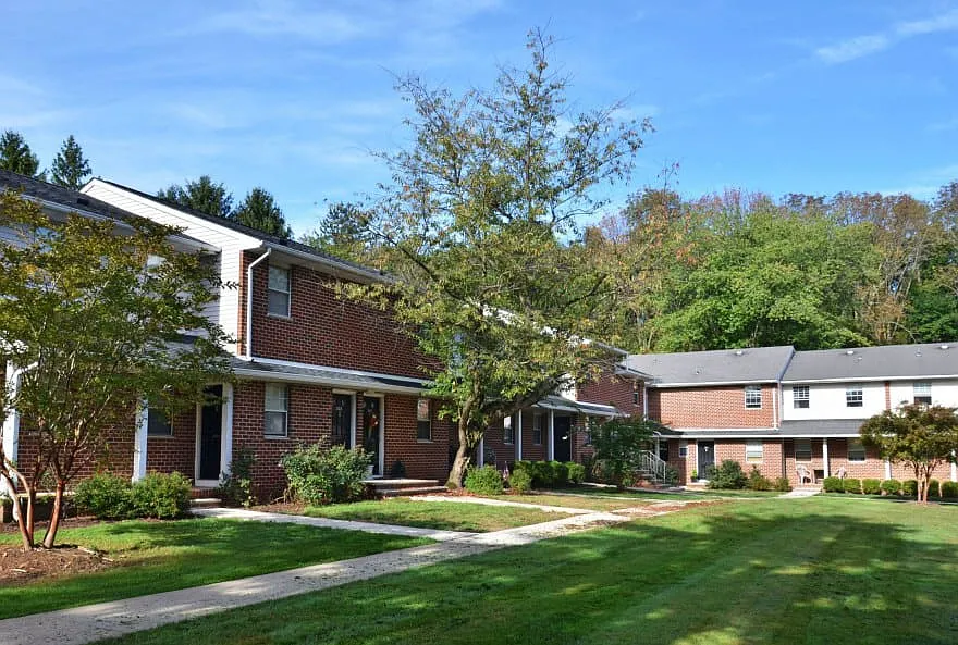 White Pine Apartments — Photo 3