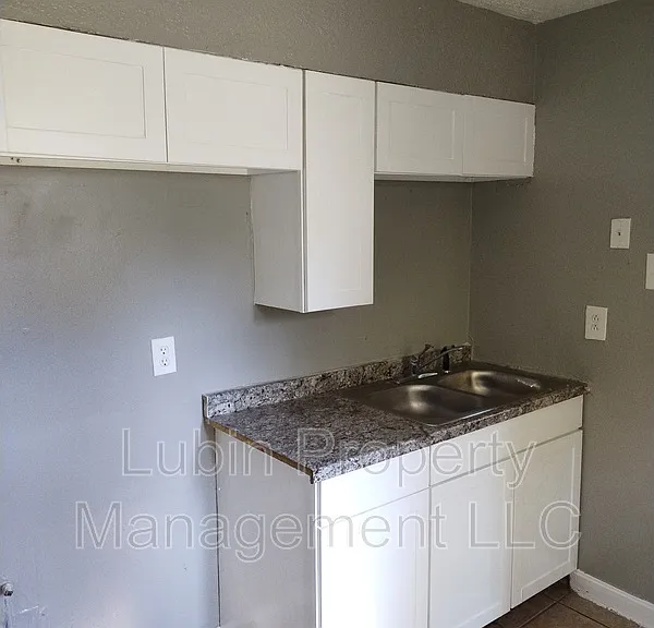1207 Cannon St — Photo 5