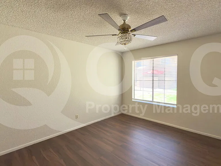 1905 E University Dr #F124 — Photo 9