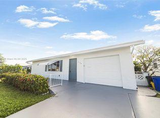 2106 Alfred Dr, Boynton Beach, FL 33426