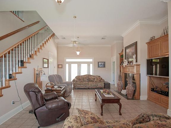 4th image of 1122 Hebert Ln