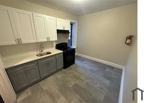 125 Osborne Ter #8 — Photo 1