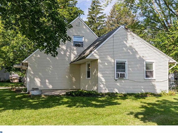 4th image of 61 Coll Dr