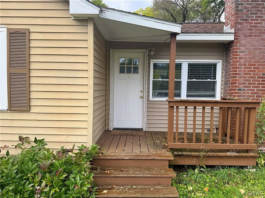 2 bed, 1.0 bath, 985 sqft, $1,900 — Photo 4