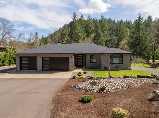 360 Champagne Creek Dr, Roseburg, OR 97471