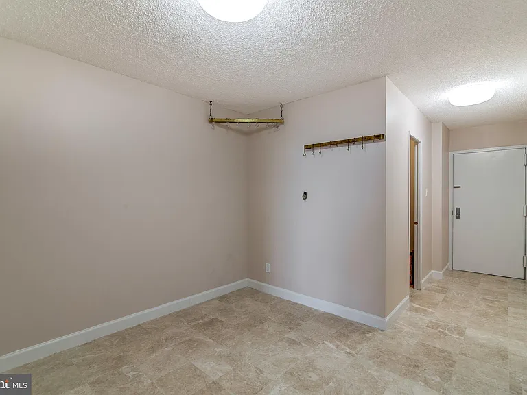 1800 Old Meadow Rd #1510 — Photo 8