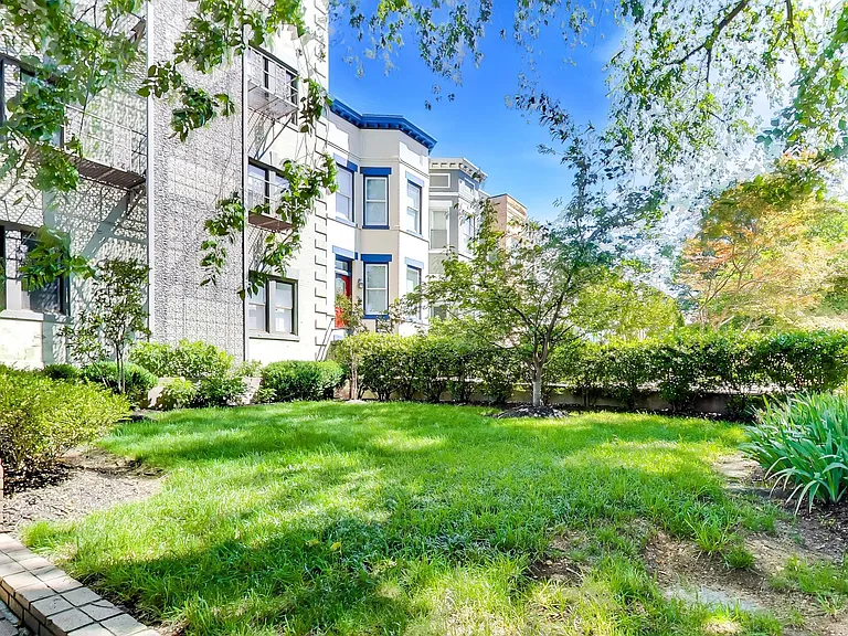 116 N Carolina Ave SE #302 — Photo 26
