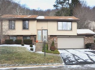 2017 Golf Way Rd, Aliquippa, PA 15001