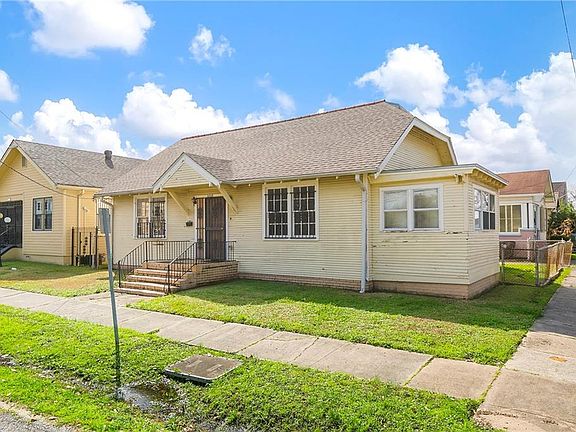 2nd image of 2628 Castiglione St