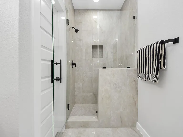 9824 Nedwald St — Photo 40