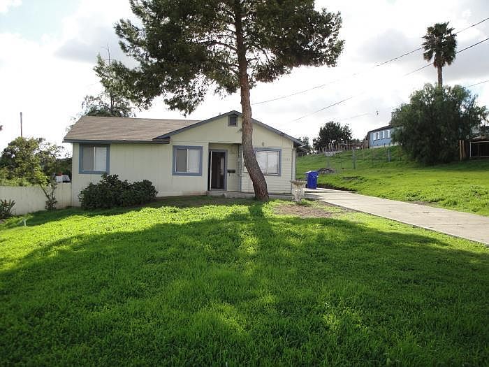 House and Front Yard from street view, Winter