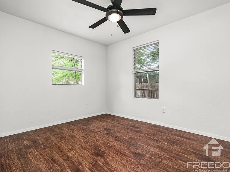 1824 Katy St — Photo 13