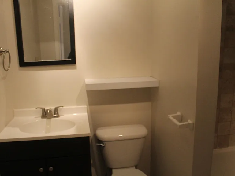 1002 Girard St NW #B — Photo 5
