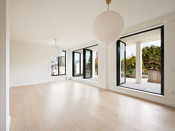 3rd image of 58 Saint Marks Pl #Penthouse 1001