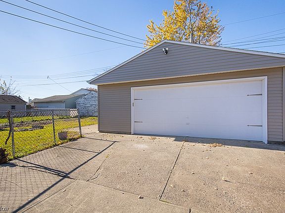 5th image of 4430 Camden Ave