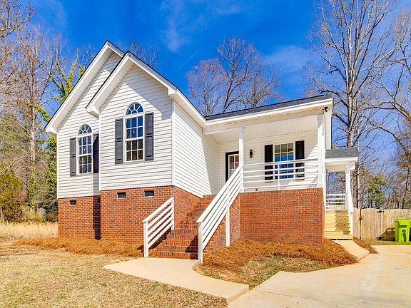 3rd image of 112 Tanglesworth Rd