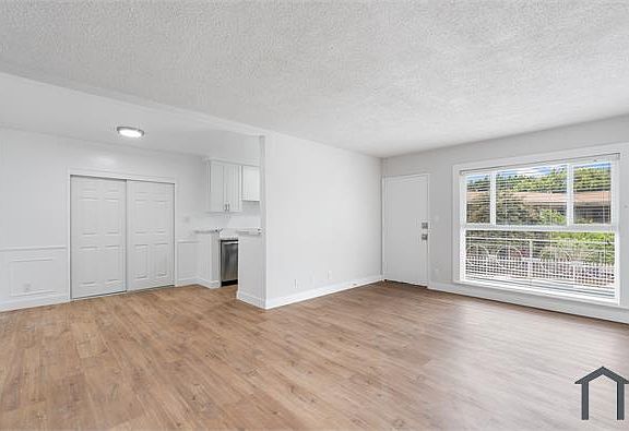 2nd image of 3817 Gibraltar Ave APT 9