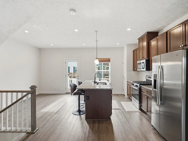 9 Wentworth Ln — Photo 32