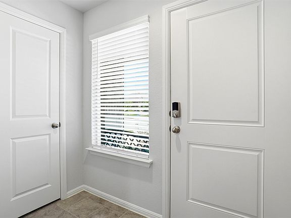 4th image of 162 Greengate Dr