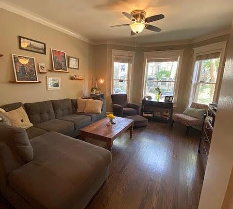 4th image of 1325 W Newport Ave #1