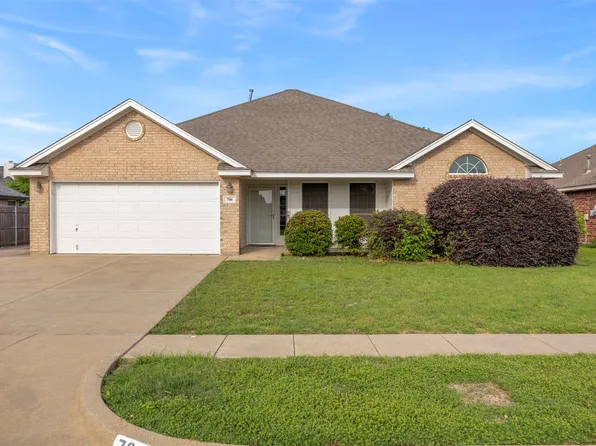 706 Hill Ln, Cleburne, TX 76033