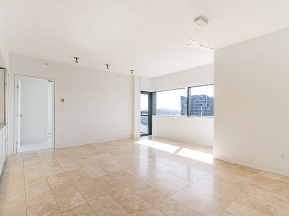 3rd image of 838 Hastings St W #2902