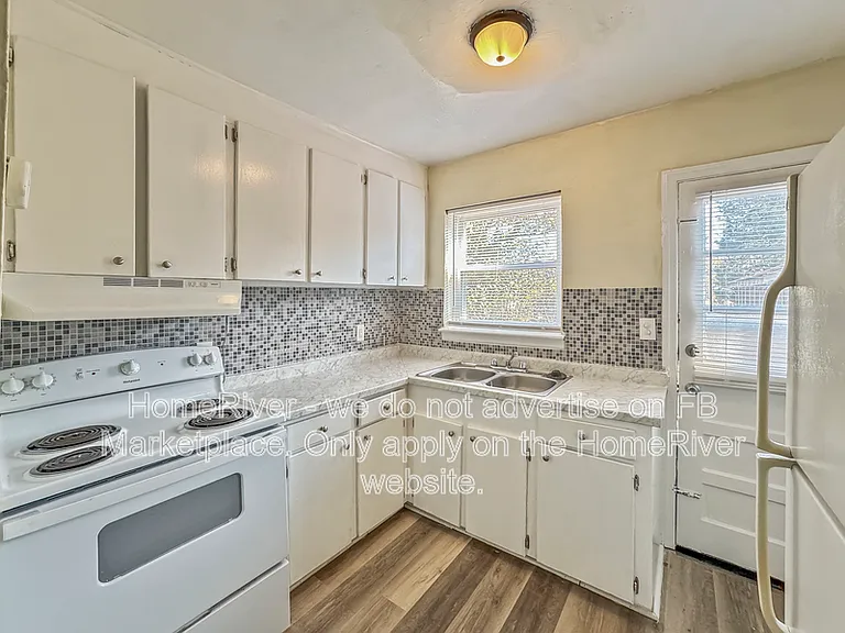 2413 Laurel St #C — Photo 10