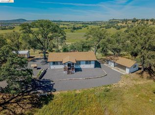 14594 Perricone Rd, Chinese Camp, CA 95327