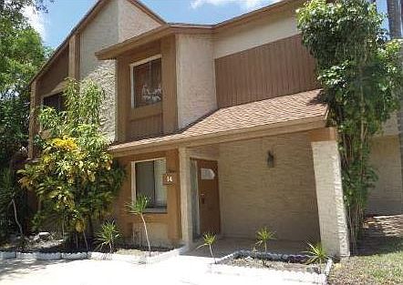 1st image of 14 Wimbledon Lake Dr