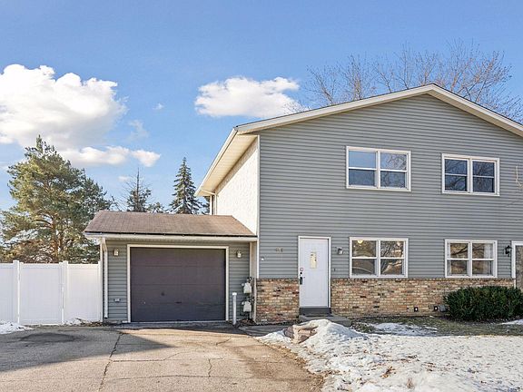 2nd image of 919 Ridge Dr SE