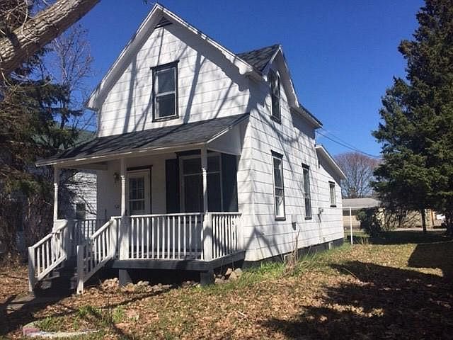 1st image of 132 N 5th Ave