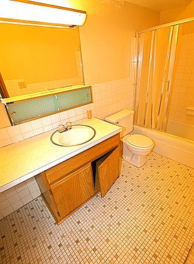 5th image of 418 Maryland Ave W APT 103