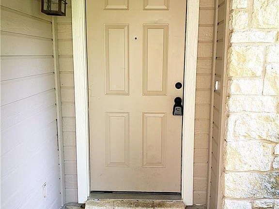 3rd image of 729 Leann Ln