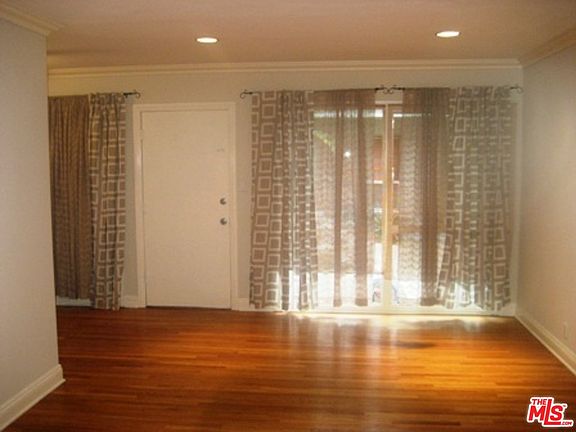 3rd image of 438 Cedar Ave Unit 6