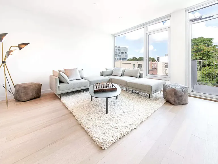 630 Lorimer St #401 — Photo 1