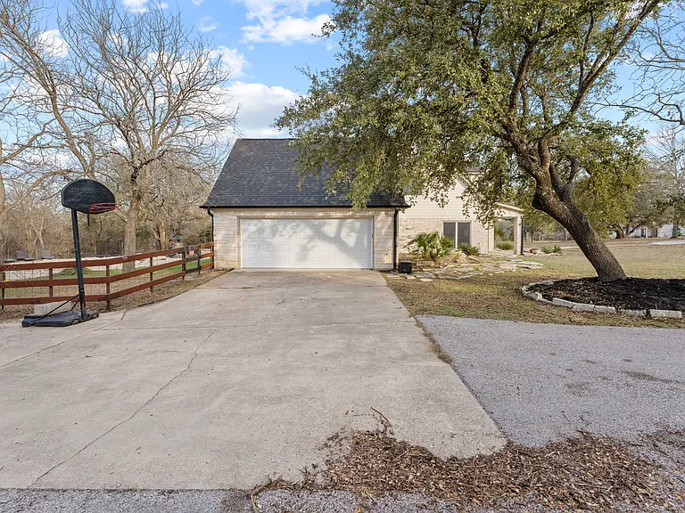 1060L Great Oaks — Photo 61