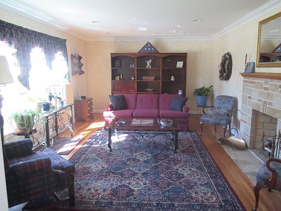 Living Room  23 x 13